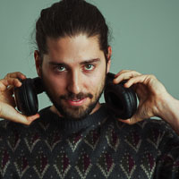 Dominik Valentin Peter - Professional Voice Actor for Narration & Commercial