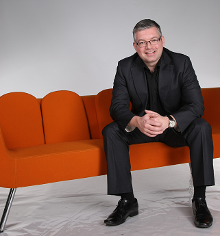 Melvin Vermeer - Professional Voice Actor for Corporate Narration & Narration