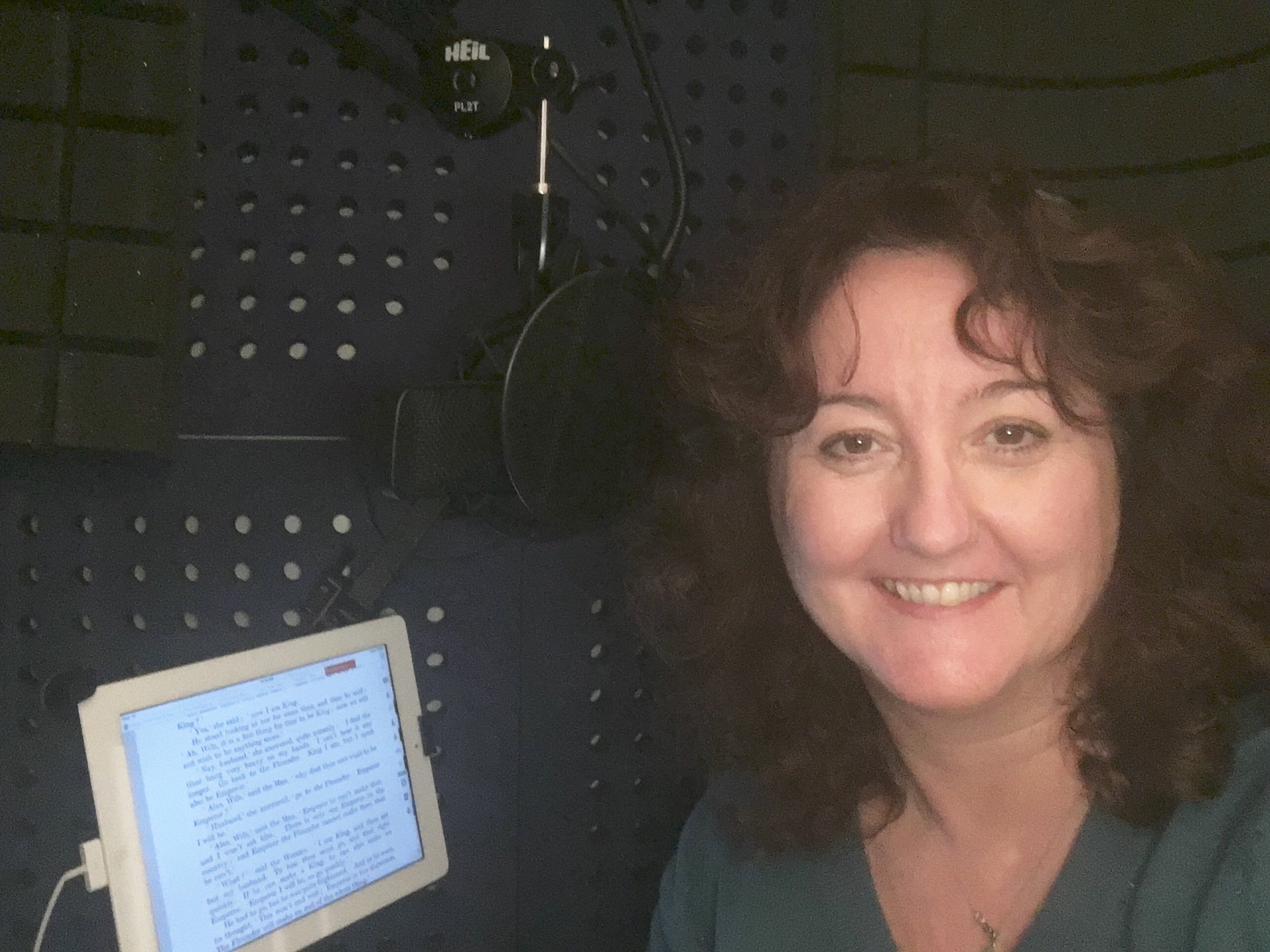 Pearl Hewitt - Professional Voice Actor for Video Games & Commercial